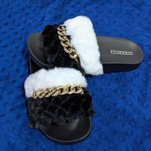 Stylish Black and White Fur Sandals with Gold Chain